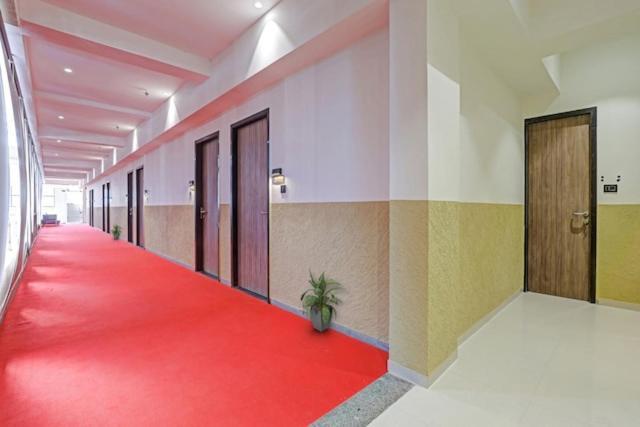 Hotel Gold Palace Inn Surat Zewnętrze zdjęcie