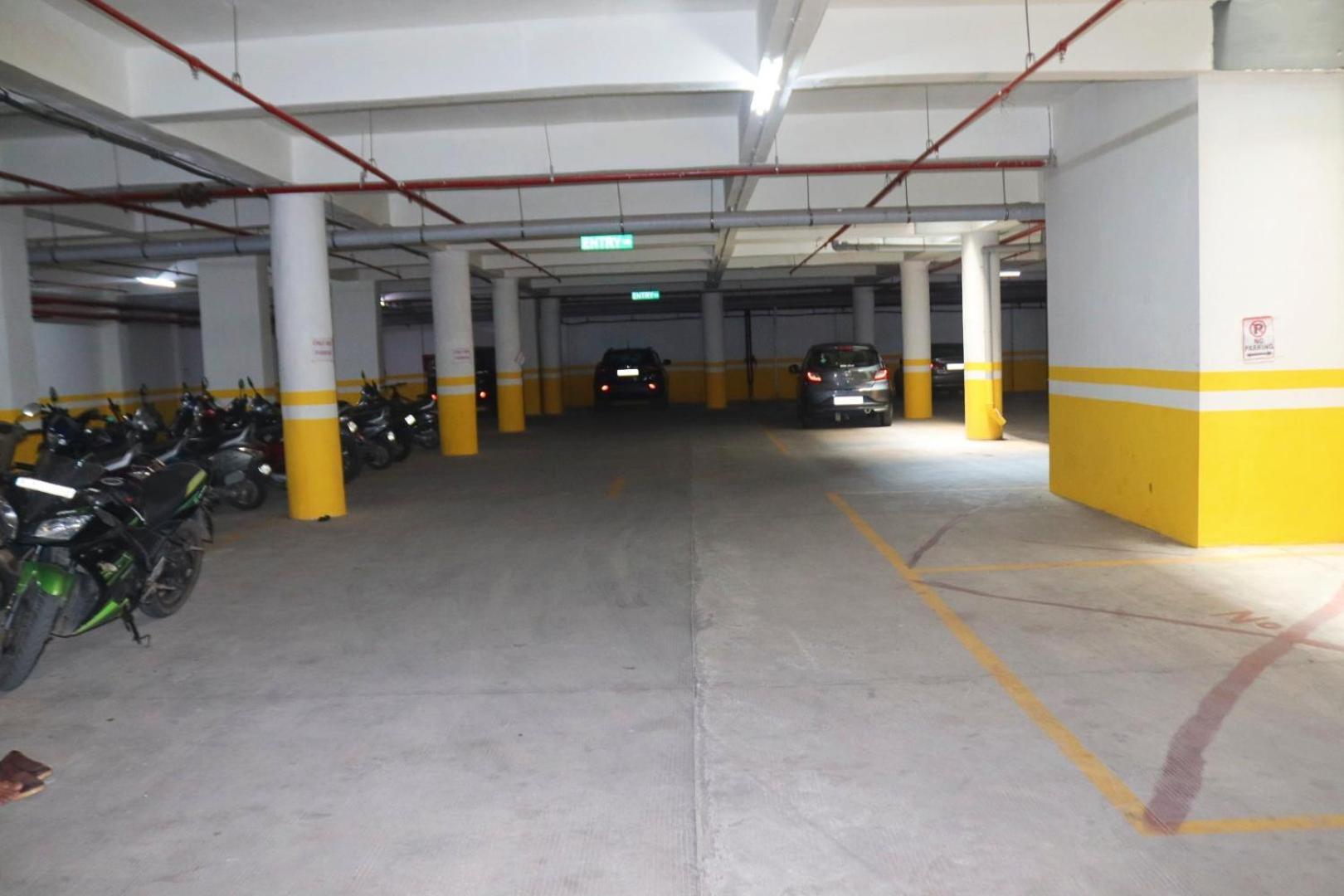 Hotel Gold Palace Inn Surat Zewnętrze zdjęcie