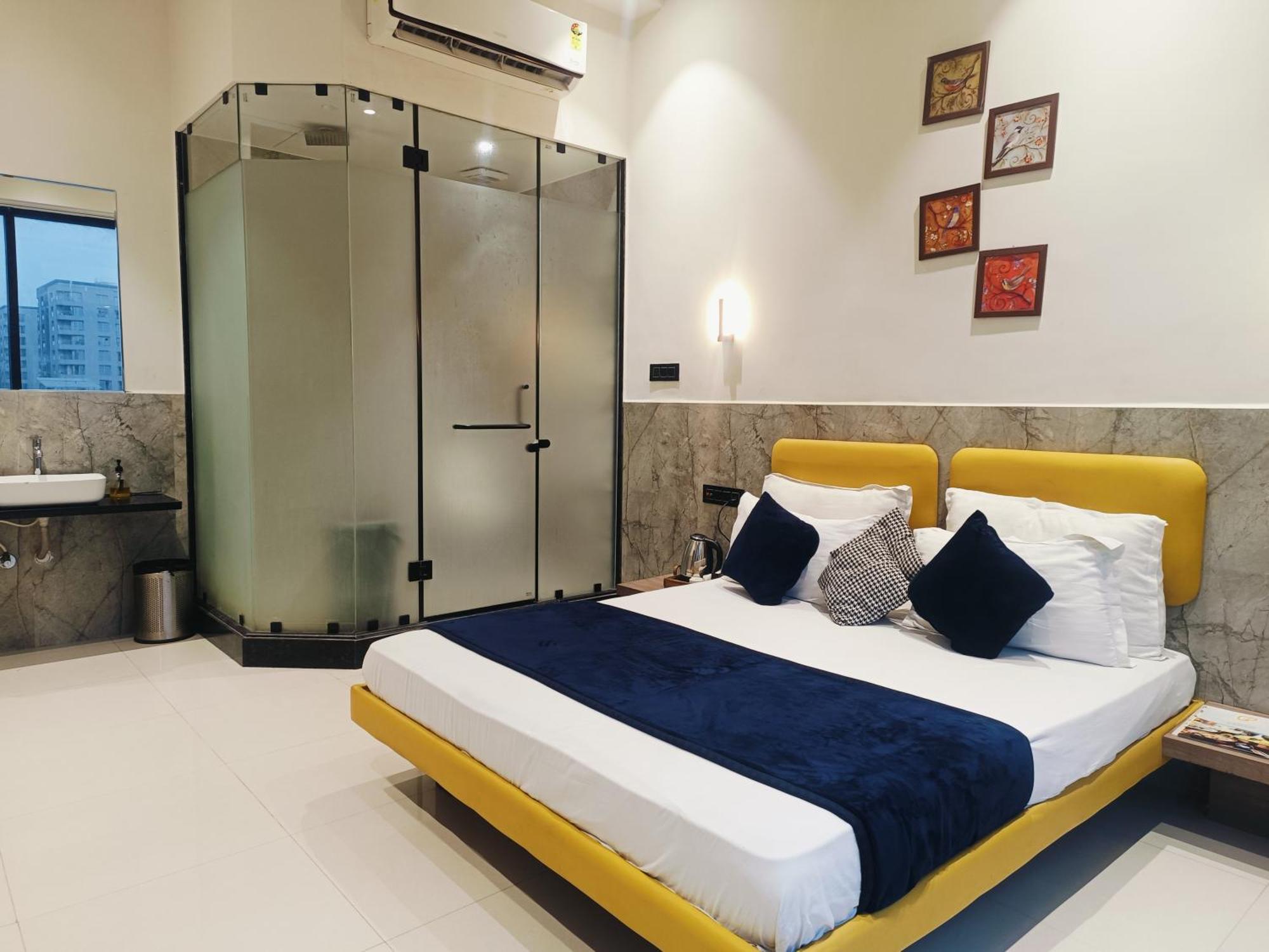 Hotel Gold Palace Inn Surat Zewnętrze zdjęcie