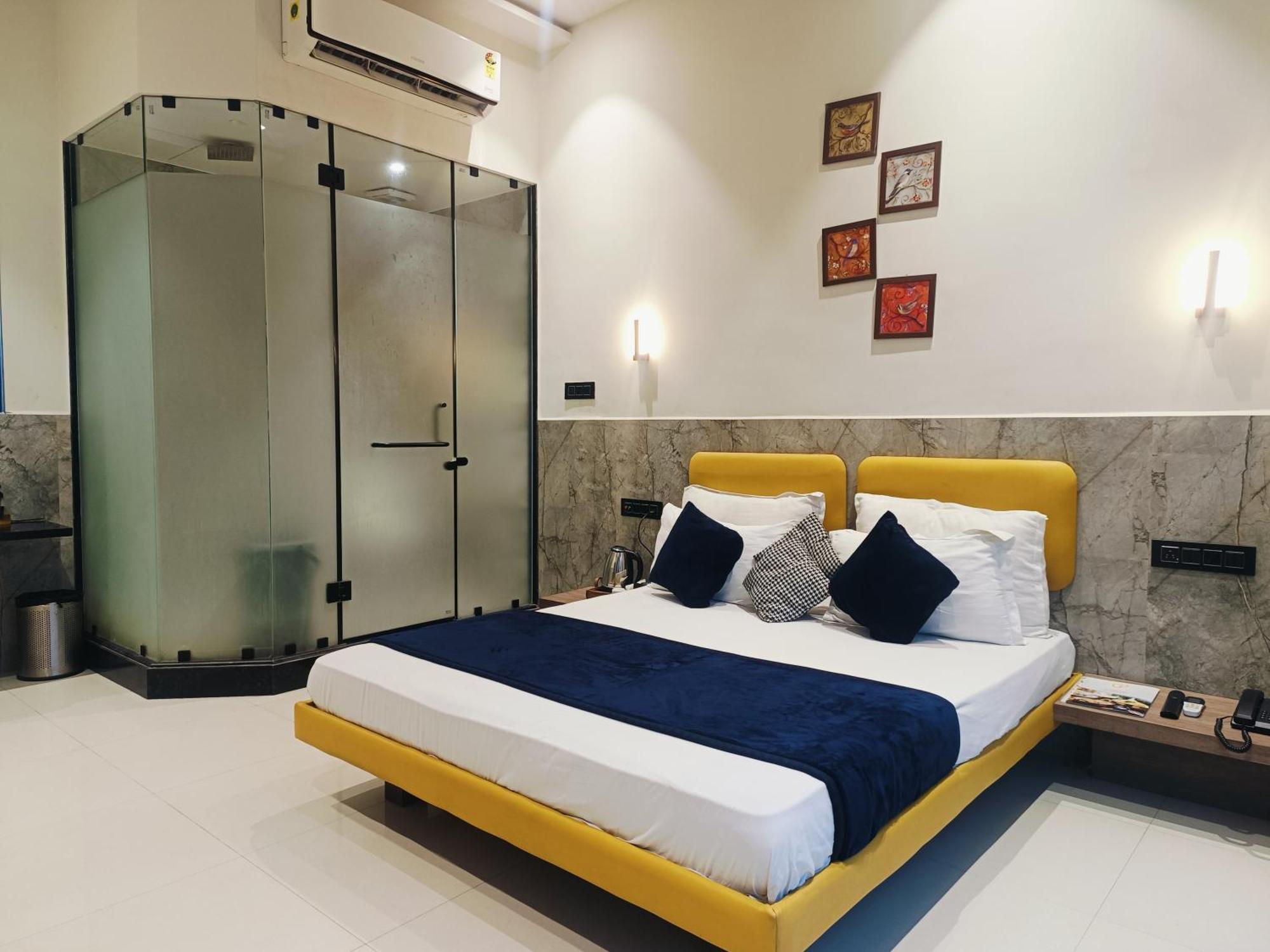 Hotel Gold Palace Inn Surat Zewnętrze zdjęcie