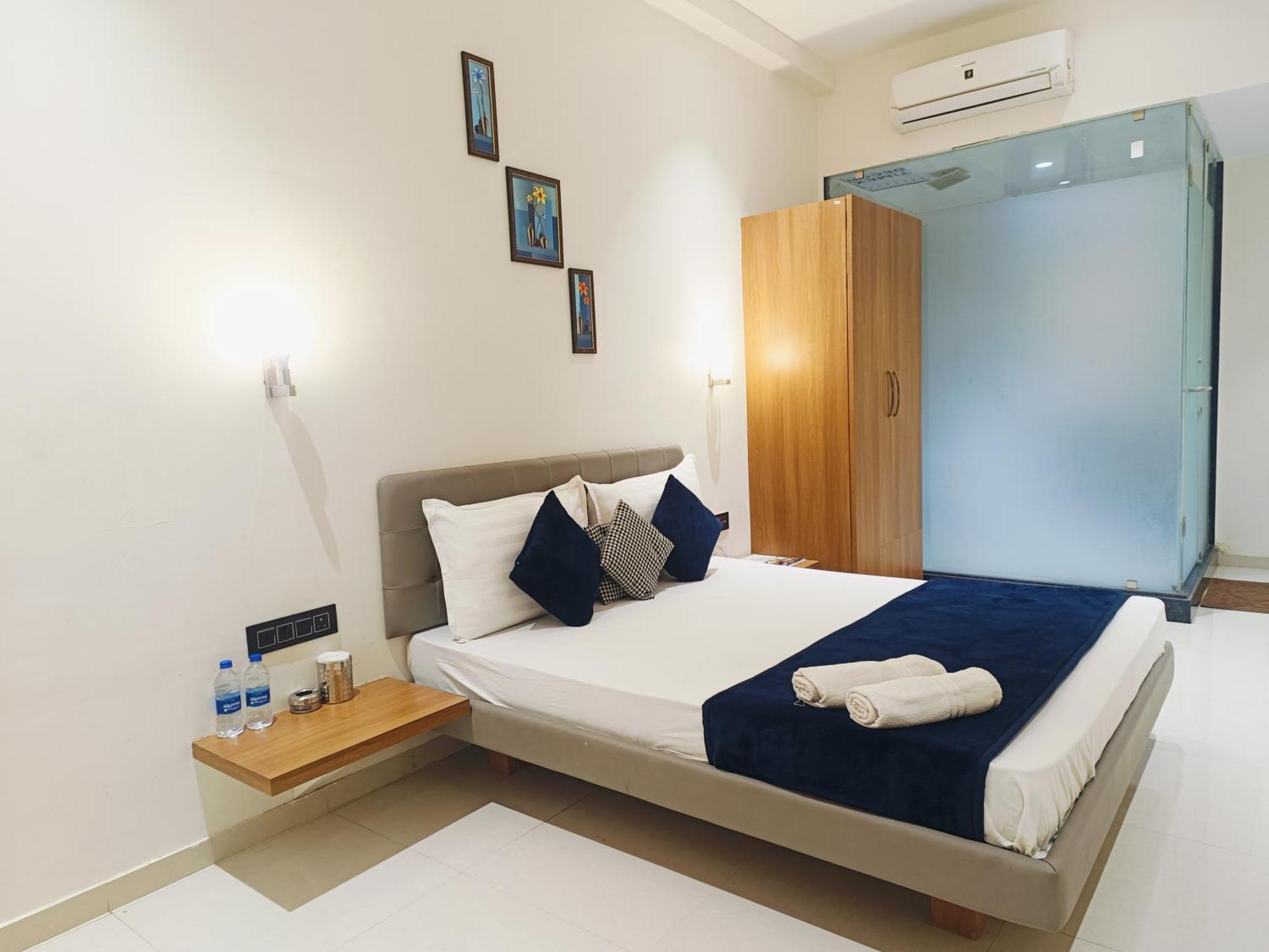 Hotel Gold Palace Inn Surat Zewnętrze zdjęcie