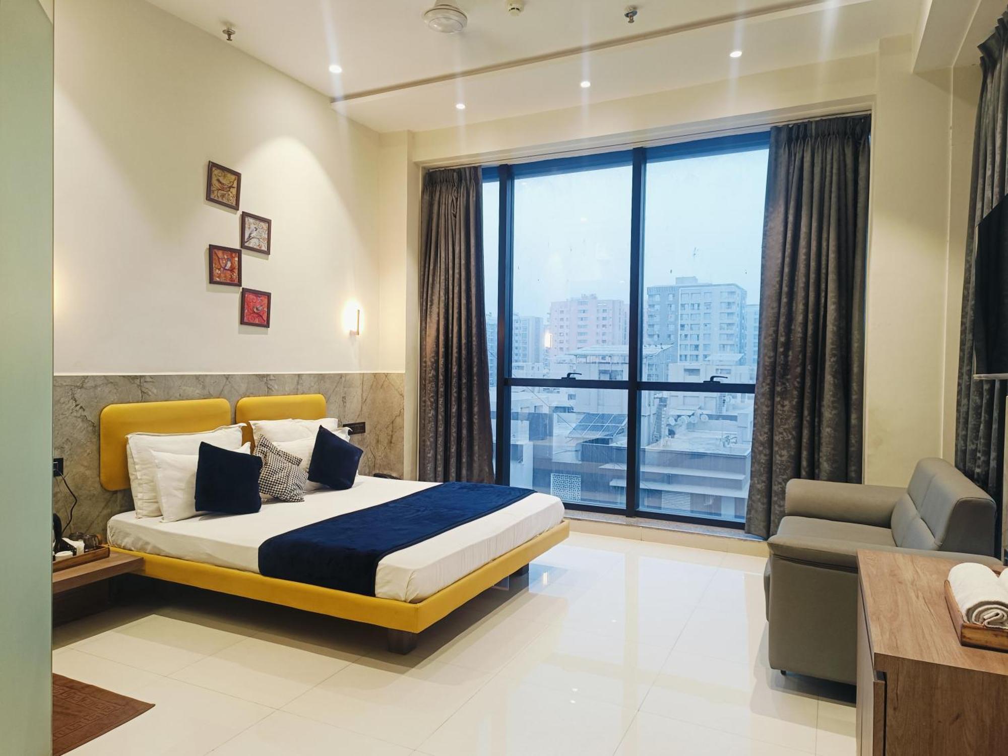 Hotel Gold Palace Inn Surat Zewnętrze zdjęcie