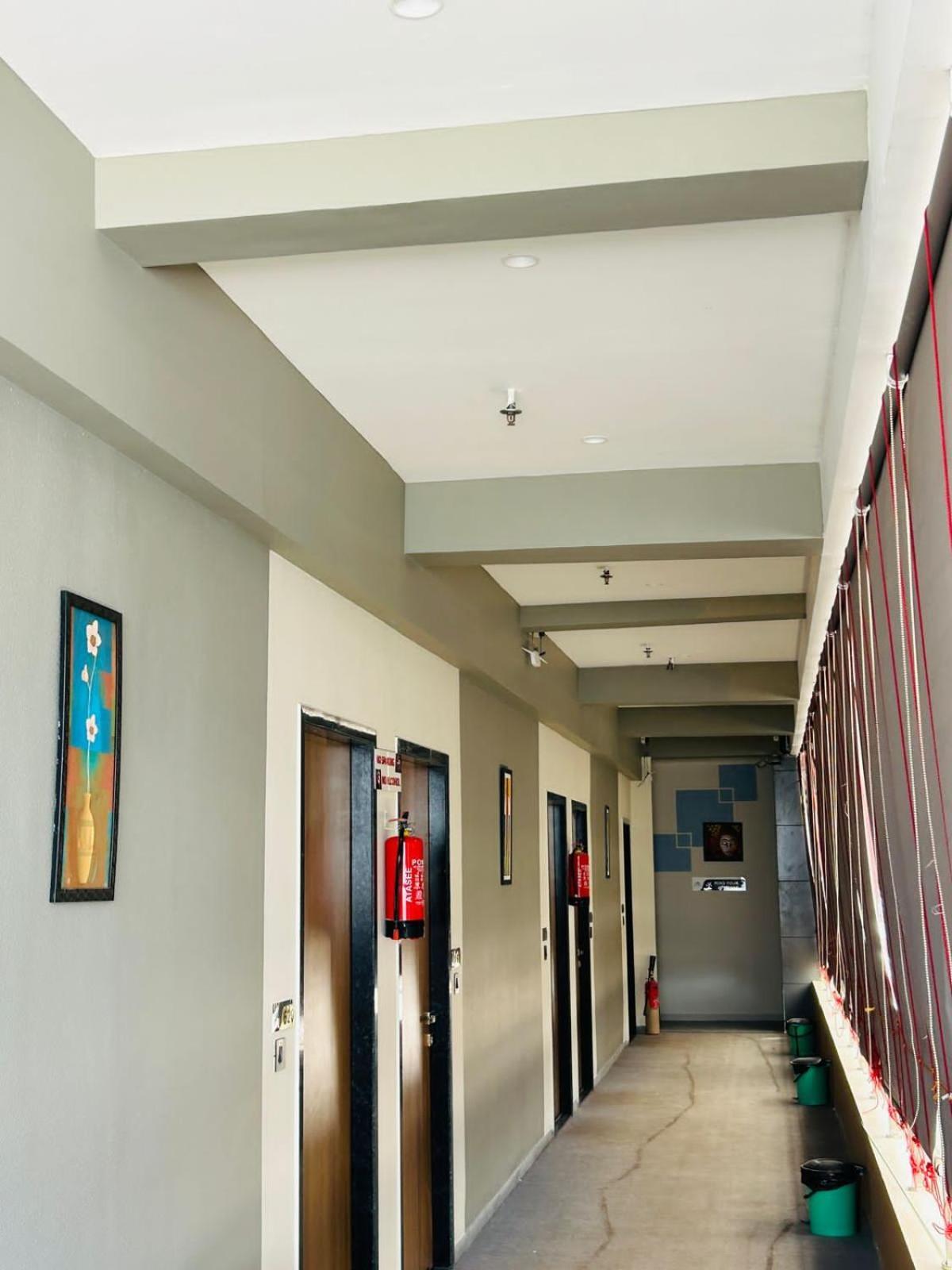 Hotel Gold Palace Inn Surat Zewnętrze zdjęcie